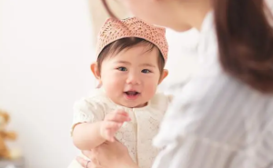 日本今年新生儿数量再创新低 老龄化社会问题重重