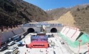 青海第三长隧道乐化隧道实现双幅贯通