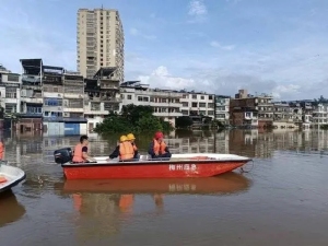 华南江南强降雨持续 国家防总加派工作组赶赴救灾