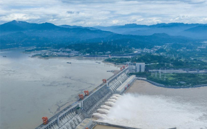 湖北宜昌：三峡水库迎新一轮涨水过程