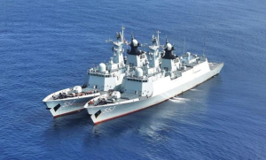 真“雙艦合璧”,！一起看艦艇“肩并肩”航行
