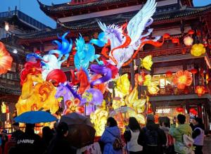 2026上海豫园灯会璀璨点亮