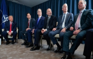 特朗普证实给美官员送“漂亮讲究”皮鞋