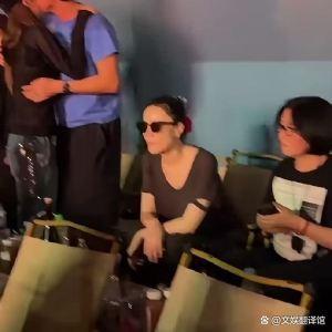 宋妍霏音乐节遭越界触碰