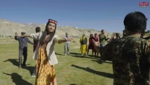 Çin'deki ilk Tacik kadın kondüktör