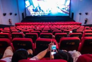 时代浪花，在荧屏绽放(推进文化自信自强)