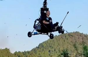 唐飛機(jī)家屬已到事故現(xiàn)場處理后事 網(wǎng)紅飛行直播意外墜亡