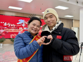 女骑手15年献血211次 爱心传递生命曙光