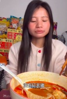 小英两胎顺产都没打无痛 网友亲切地称她为“超人妈妈”