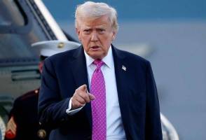 特朗普向各国开价 买岛闹剧逼疯盟友