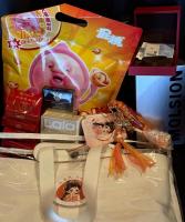 王楚然为宣传新剧送黄金，小鱼造型暗藏角色姓氏谐音，人手一份被赞大方又用心