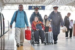 长三角铁路节后返程客流持续增加 多举措应对高峰