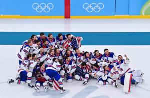 美国队时隔46年再夺男子冰球奥运冠军 传奇再现