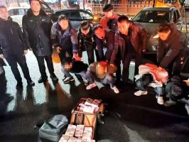 197万现金遭抢夺 警方8小时抓获嫌犯 跨三省追踪成功