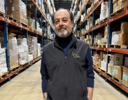 学者：纽约酒商勇战特朗普关税迎胜利 小企业挺身而出