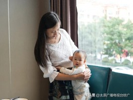 “育儿补贴”为年轻父母减负暖心