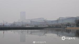 北京上线湿冷“魔法攻击” 雨雾增加湿度感寒冷