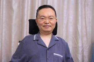 蔡磊已完全失语 病情进入终末期 继续为攻克渐冻症而战