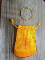 女子感觉金手镯变轻报警 前男友自首 熟人作案真相大白