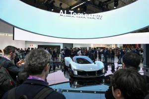 小米卢伟冰回应热点 汽车出海与内存涨价