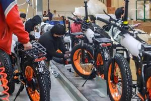 各地群众欢度元宵佳节 团圆中的奋斗与温情