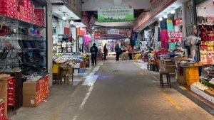 以用“火药桶”筑墙真能换来安全吗 公约自治筑牢市场防线