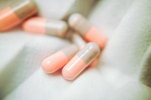 老牌抗生素被炒到千元一盒 市场供需失衡引发涨价