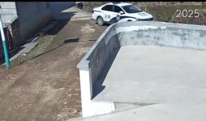 “辅警私开警车砸毁邻居财物”后续 不予处罚决定被撤销