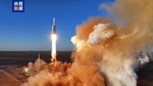 首飞、首艘、首发!我国多领域硬核实力再刷屏