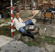 莫氏鸡煲公主回应走红 累瘫仍挡不住热情