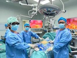 14岁女孩肠癌晚期腹痛半年以为痛经 早筛早治至关重要