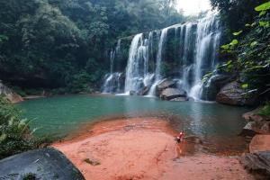 西南“山水+人文”体验受热捧 跨省游热潮涌动