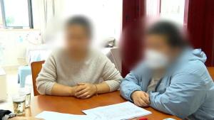 男子欠钱离家多年 患病状告女儿赡养 家庭纷争再起
