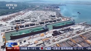 两艘“海上巨无霸”交付！我国造船业再创纪录
