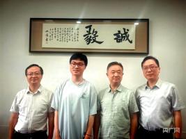 考生捐6666元零花钱感恩母校 优秀学子回馈母校