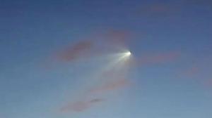 阿勒泰现UFO?天文台回应来了 火箭发射所致