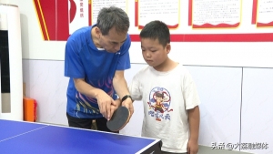 村干部暑假组织孩子们运动学习 让乡村儿童暑假生活更快乐！