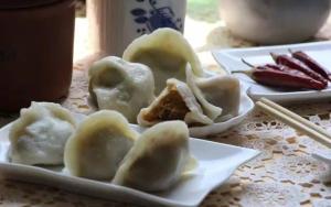 30岁小伙负债170万卖饺子翻身 诚信经营还债路