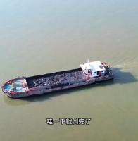 当地回应“驳船倾倒废弃物” 已介入调查
