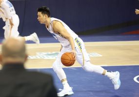 首钢37分大胜同曦，林书豪出场三节正负值41分