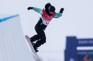 中国三朵金花顺利闯进U型场地技巧决赛