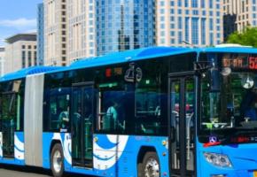 北京公交640辆冬残奥会保障车整装待发