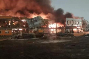 俄罗斯一购物中心起火已致1死，或人为纵火，面积达7000平方米