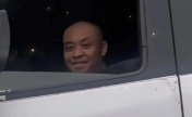 女儿高速遇开货车的爸爸：一声“爸爸”化解了父亲的一身疲惫