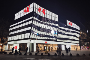 H&M中国最大门店三里屯太古里店将闭店，品牌方将继续优化门店组合