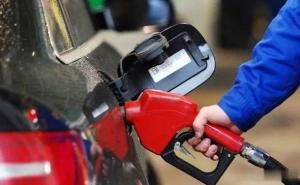 油价或迎年内最大跌幅车主加满油可省8元 国内成品油价格已历经九次调整