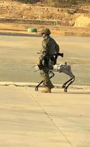 中国机器狗在战场上能发挥多大威力 步兵作战新变革