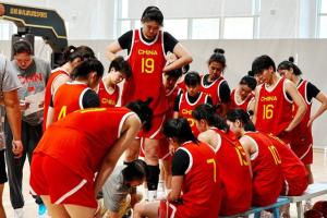 豪横！中国女篮17岁2米23天才打成年赛 女篮新星闪耀亚青赛