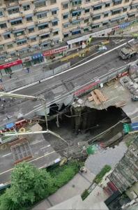 成都地铁曾称13号线施工地非常狭小 路面塌陷引关注