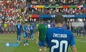 意大利球员赛后低头离场 瑞士爆冷晋级成焦点
